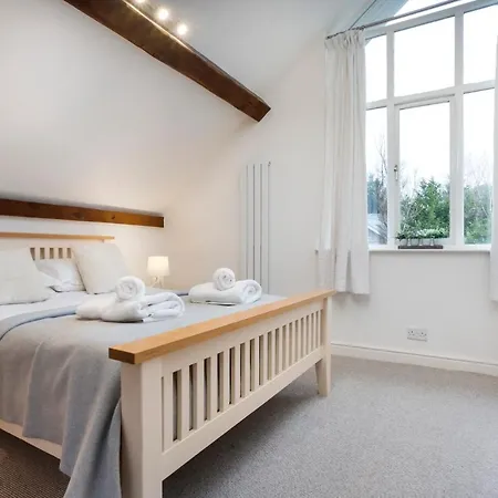 The Pavilion, Clappersgate *